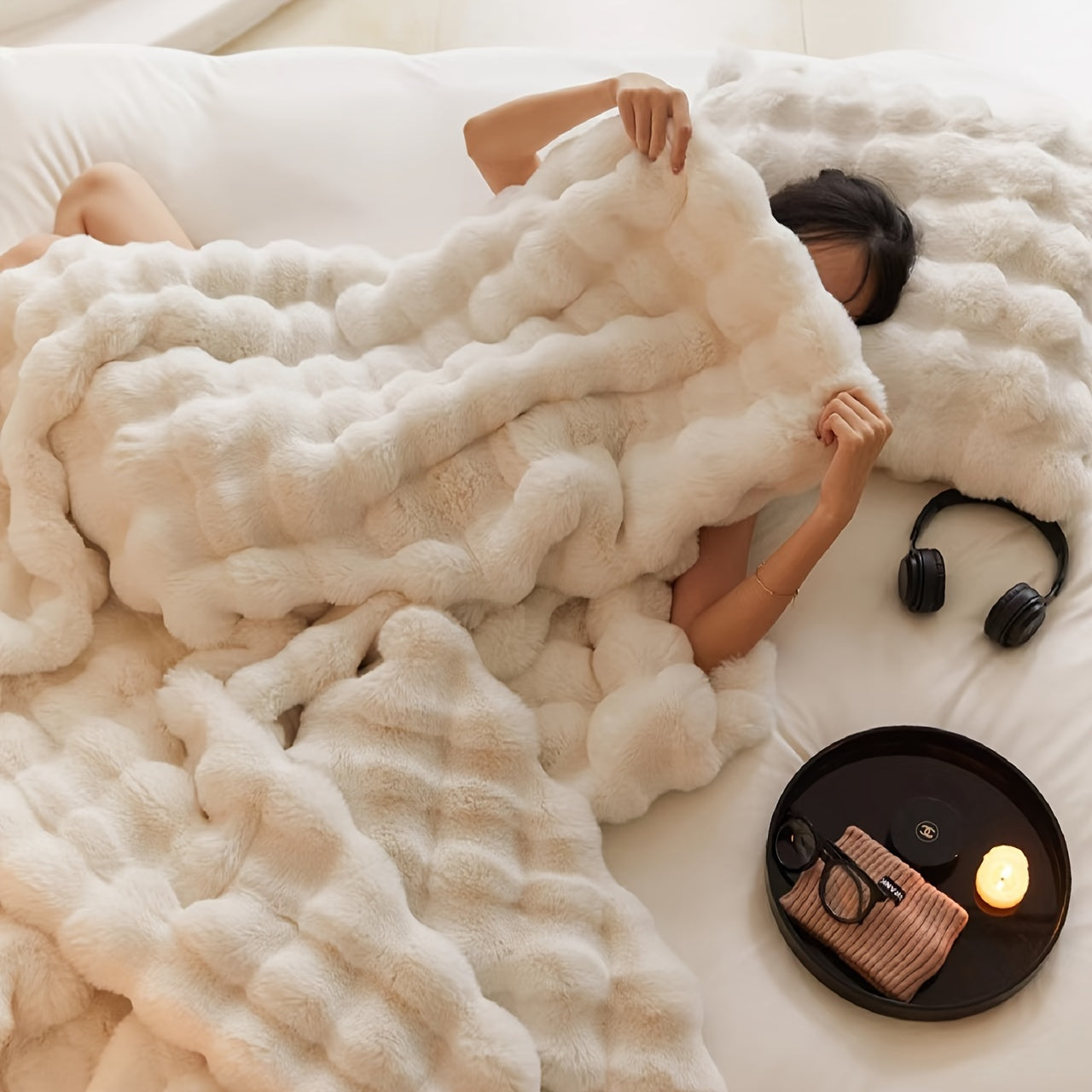 Traditional-Style Plush Double-Layer Leisure Blanket, All-Season Cozy Fleece Comforter with Non- Weave, 100% Polyester, Multipurpose, Machine Washable, No-Print Solid Pattern - Ideal for Air Conditioning, Travel, and Siesta Use, Christmas present