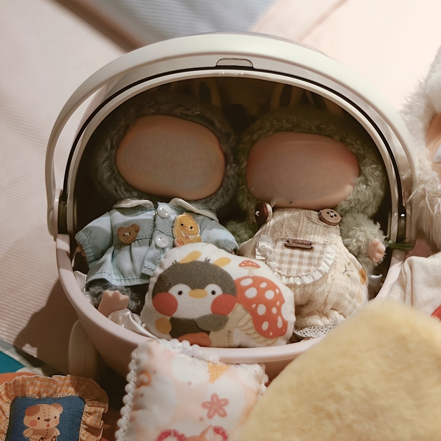 Labubu-Compatible Portable Circular Carry Cradle | Breathable Mesh Sleep Pod with High Quality Design & Shoulder Strap | Compact Cradle for Collectible Dolls, Action Figures, Travel, Home Storage