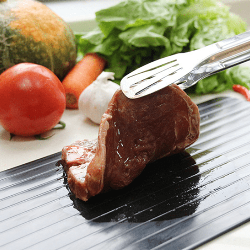 Fast Magic Meat Defrosting Board - Rapid Aluminum Thawing Tray with Silicone Edges, Efficient Frozen Meat Defroster for Kitchen, Perfect for Quick & Easy Meat Defrosting, Meat Thawing Devic