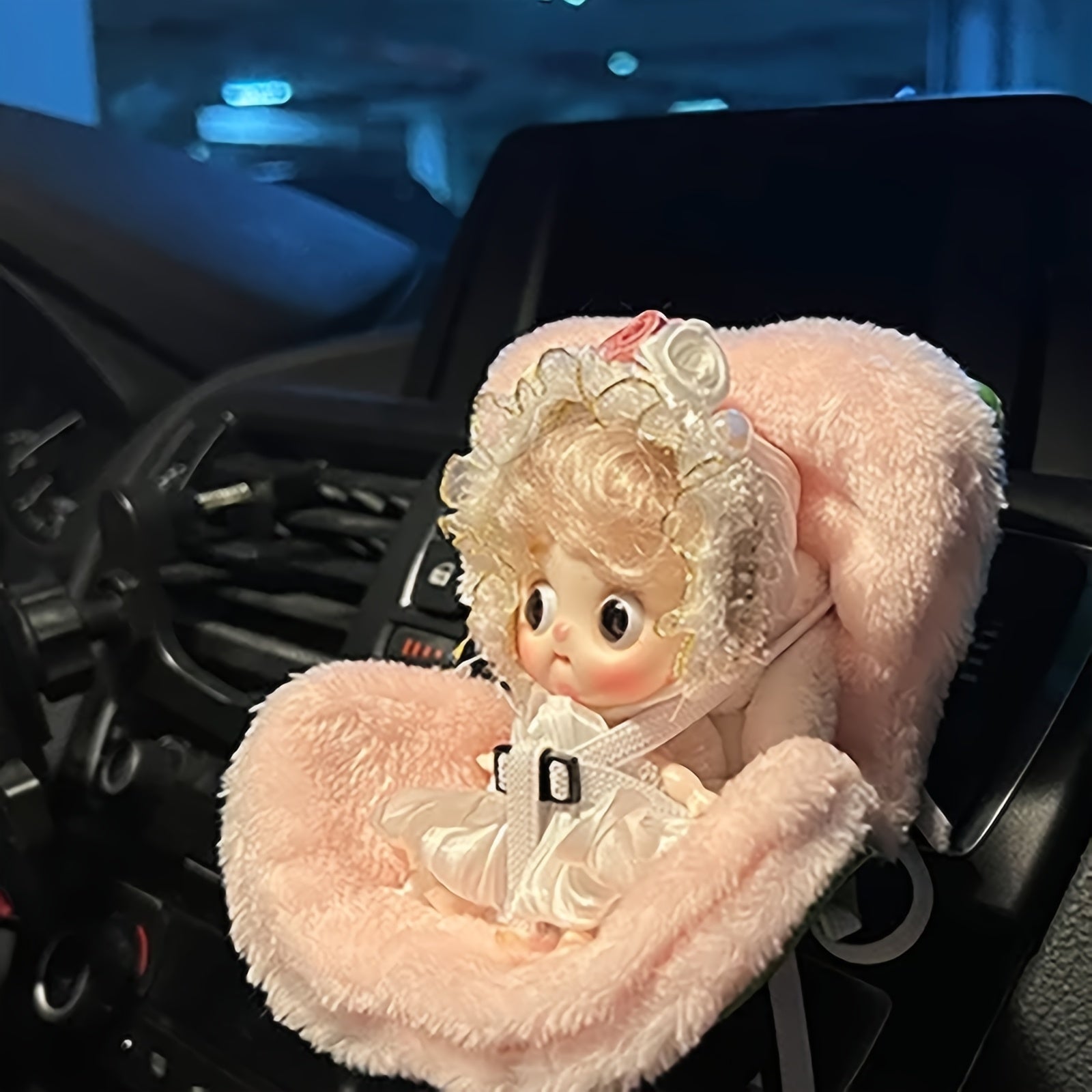 Car Dashboard Ornamen Cute Kawaii Car Seat Doll - Adorable Air Vent Clip-On Decoration, Perfect Gift for Friends, Durable Plastic Vehicle Interior Accessory