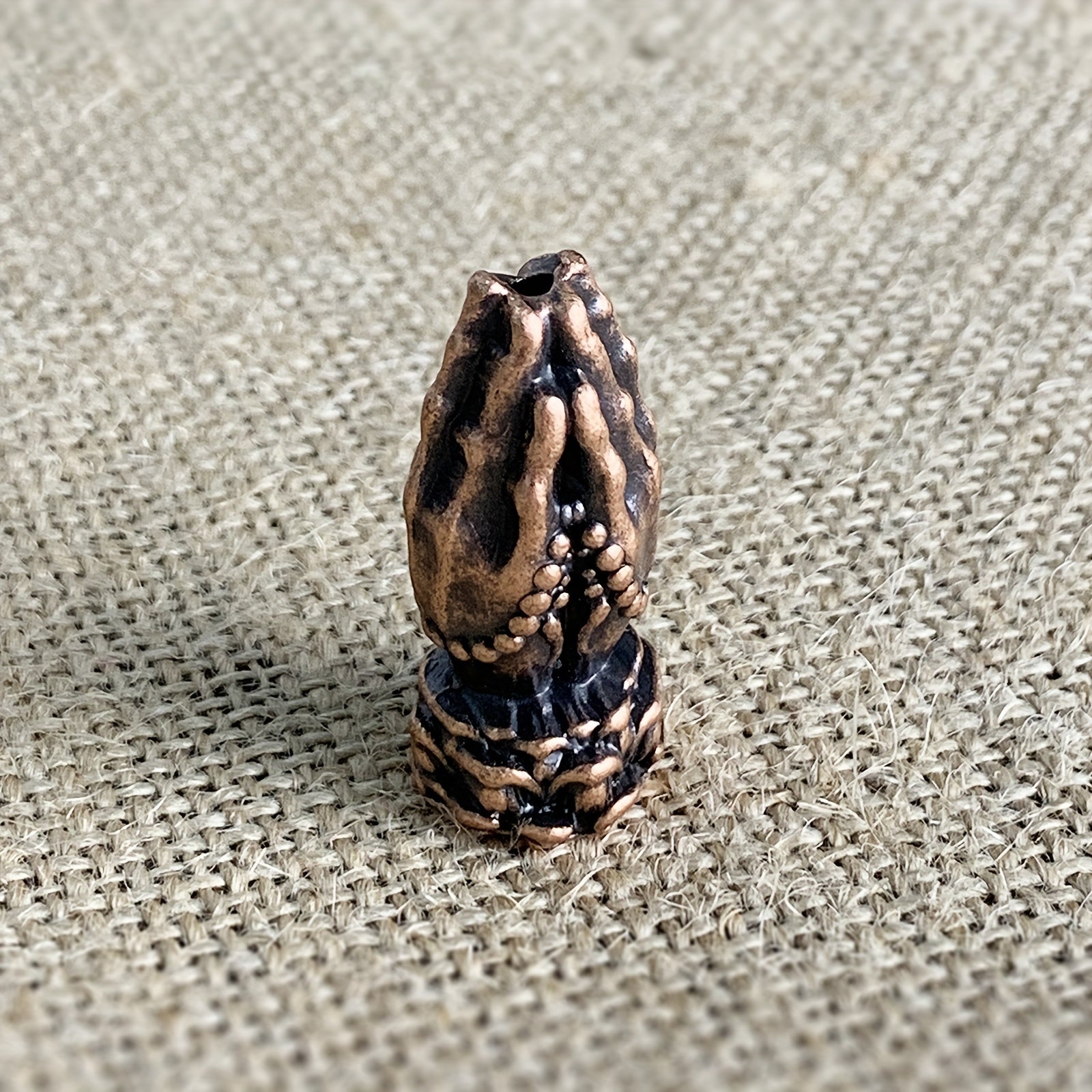 1PC Red Copper Guanyin Buddha Hand Palm Together Alloy Incense Holder Incense Seat, Home Decor, Meditation Relax Yoga Room, Office Home Study Deodorant Incense Burner, Room Decor, Suitable For Camping, Garden, Patio, Classic Candlelight Dinner Props