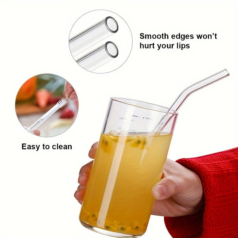 One set of 6 straws + 1 brush. High borosilicate transparent glass straws, heat-resistant, washable and reusable juice straws