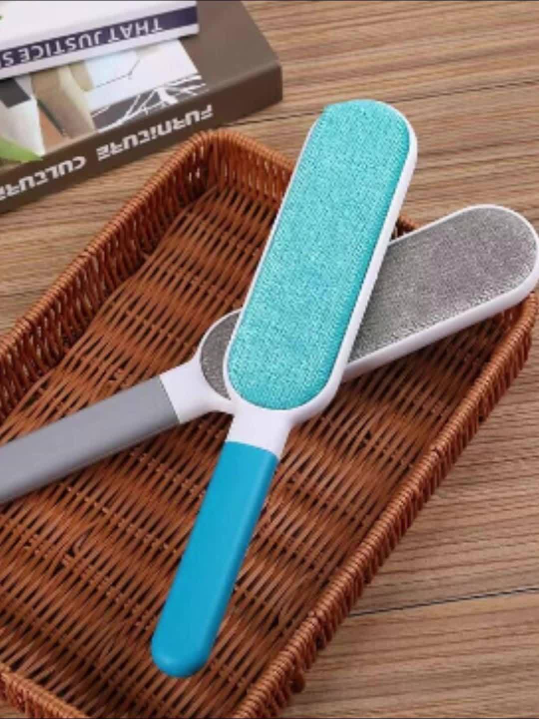 1pc Double-Sided Multi-Functional Reusable Dust Brush, Manual Electrostatic Lint Brush for Cat Fur, Clothes, Sofa, Furniture, Bedding, Carpet Cleaning - Plastic, No Electricity Needed, Ideal for Living Room Use