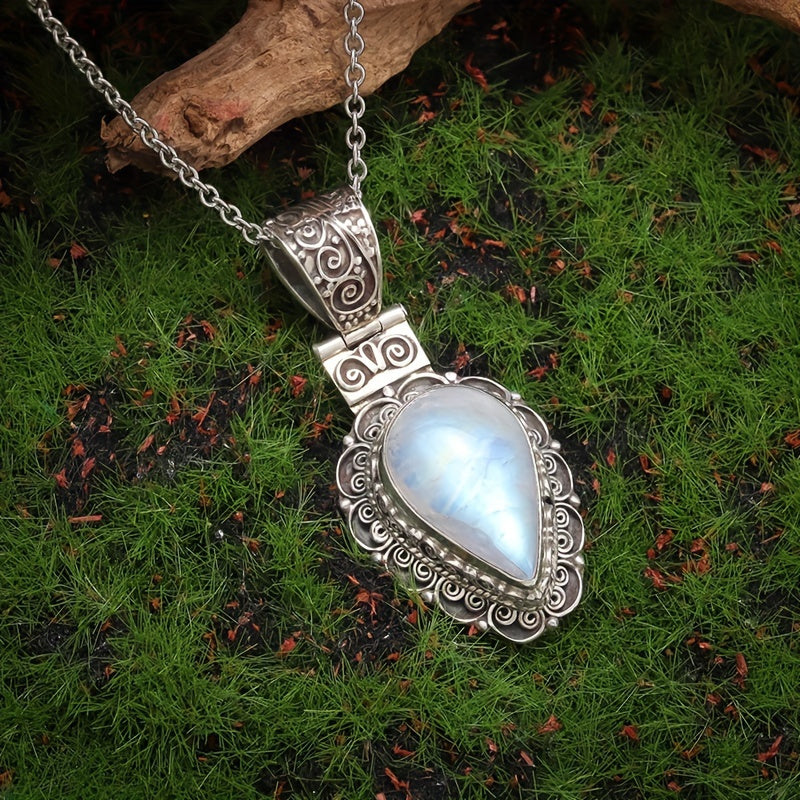 [Vintage Bohemian] 1pc Vintage Bohemian Moonstone Pendant Necklace | Alloy Construction | for Women | Daily Wear & Special Occasions | Anniversaries & Christmas