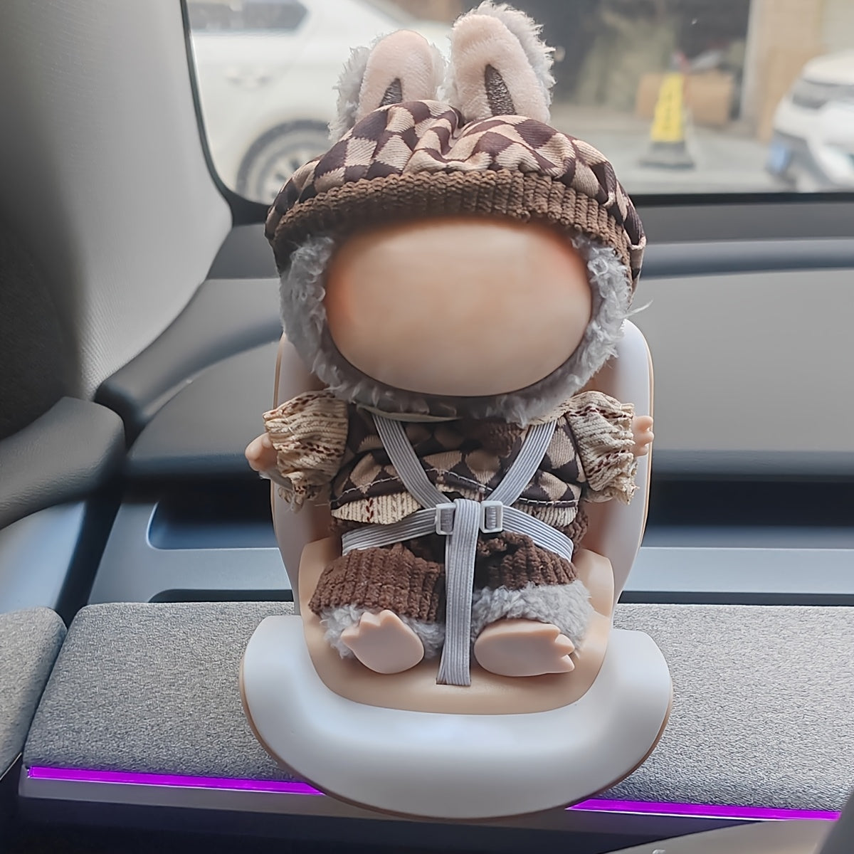 Doll Car Seat with Air Vent Clip & Desktop Stand - Pastel Pink/Blue, Secure Clip-On Base, Compatible with Labubu & 10-17cm dolls - Cute Car Interior Decor, Collector's Display Accessory for Doll enthusiasts & Mystery Box Fans, Playful Design, Wellcrafted