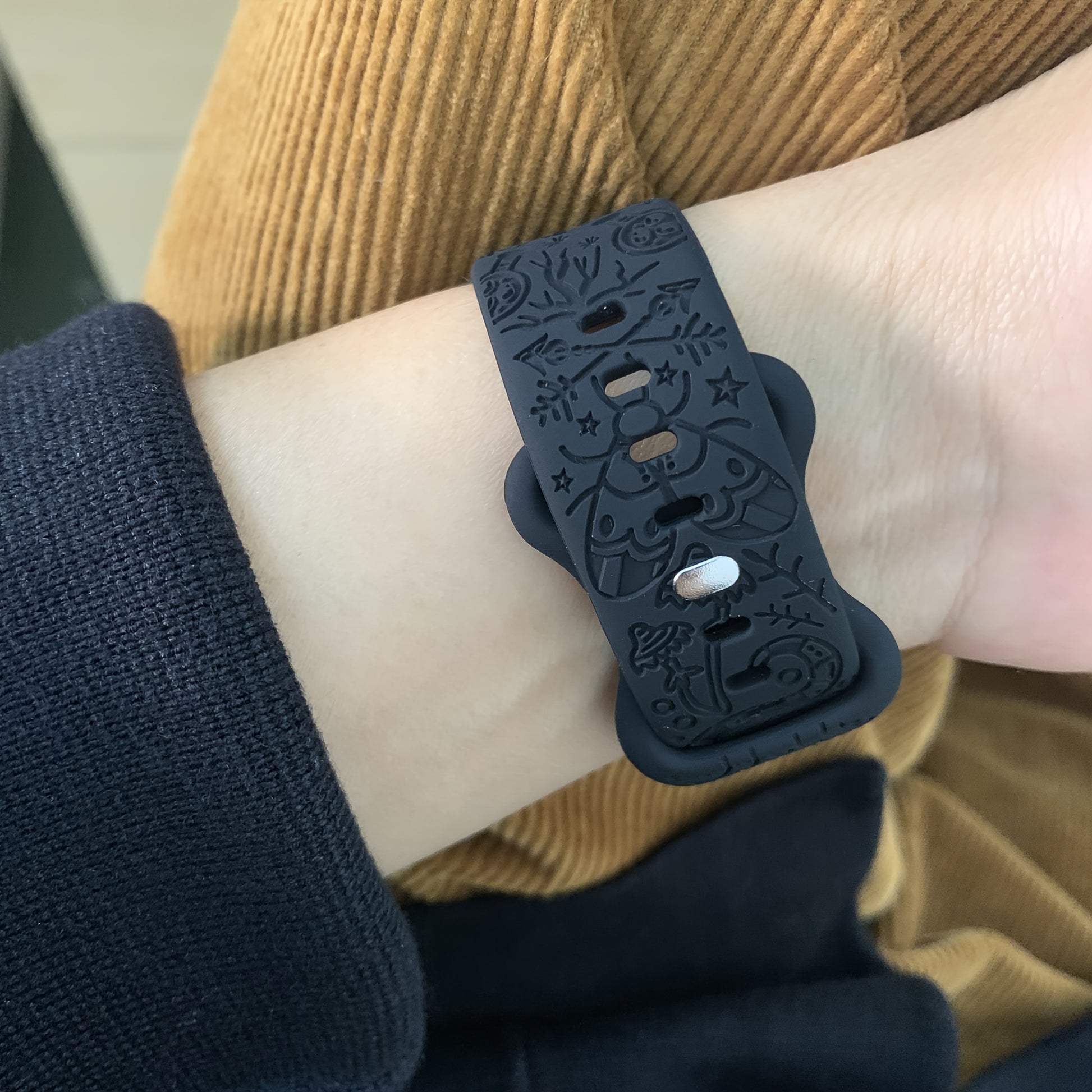 Black Magic Witchcraft Celestial 1pc Silicone Band - Engraved Stylish Strap for Apple Watch Series 1-10 & Ultra - Compatible with 46mm, 40mm, 41mm, 42mm, 44mm, 45mm, 49mm