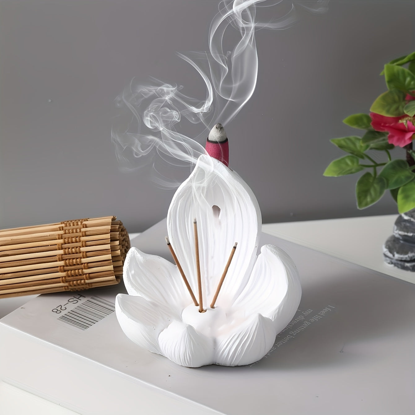Unscented Resin Lotus Flower Incense Holder for Yoga, Meditation, and Home Decor, Ideal for Christmas, Halloween, Thanksgiving, and Ramadan