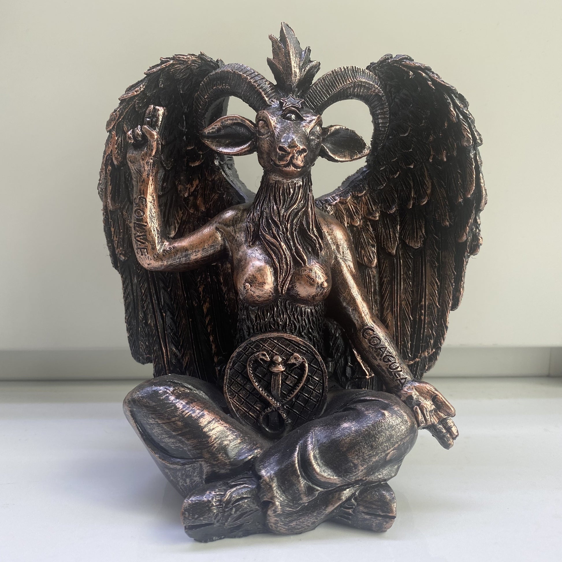 1pc Exquisite Mountain Goat Statue - Mystical Demon Figurine with Meditating Pose, Home Decor Ornament for Spiritual Space, Unique Gift Idea