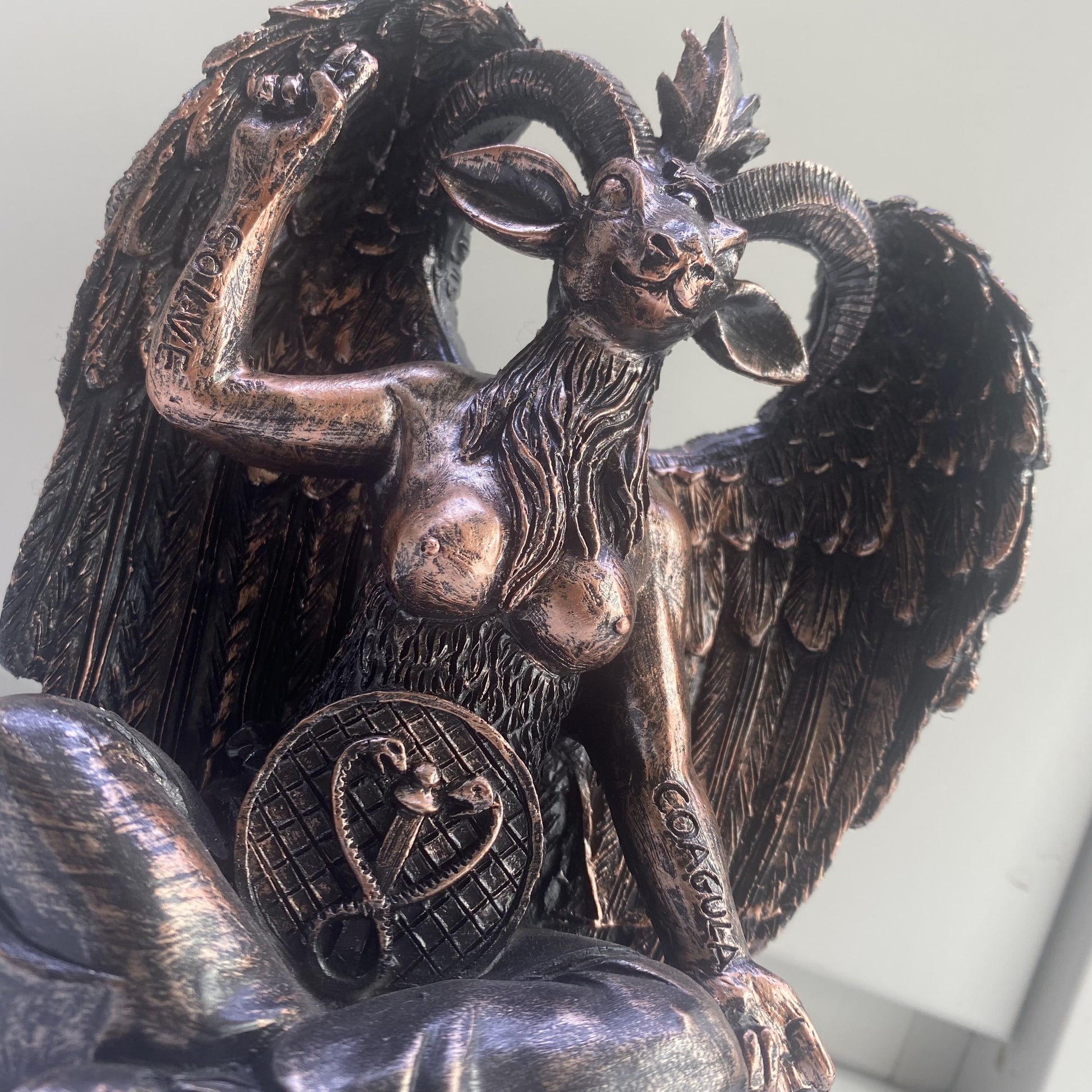 1pc Exquisite Mountain Goat Statue - Mystical Demon Figurine with Meditating Pose, Home Decor Ornament for Spiritual Space, Unique Gift Idea