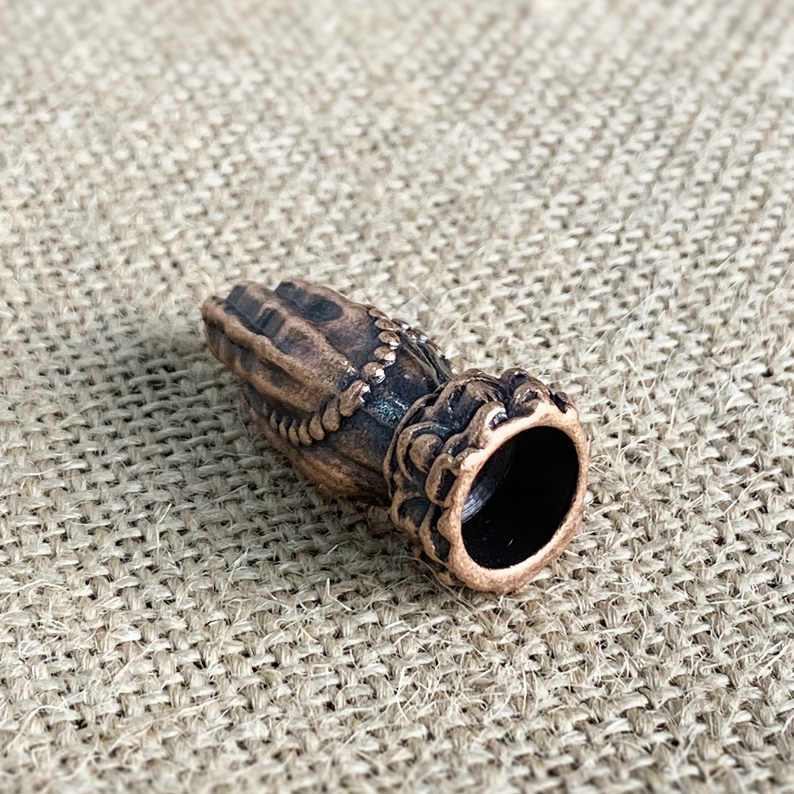 1PC Red Copper Guanyin Buddha Hand Palm Together Alloy Incense Holder Incense Seat, Home Decor, Meditation Relax Yoga Room, Office Home Study Deodorant Incense Burner, Room Decor, Suitable For Camping, Garden, Patio, Classic Candlelight Dinner Props