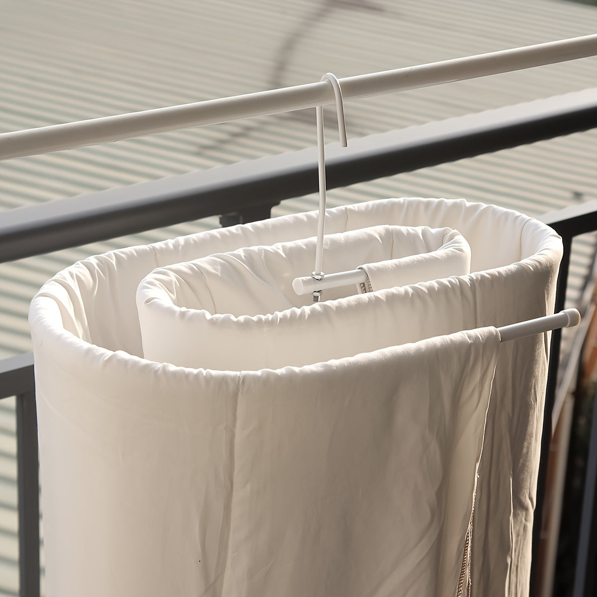 [Rotating Metal Drying Rack] 360-Degree Rotating Spiral Home Drying Rack - Metal Hanger for Quilts and Bed Sheets - Easy Installation, Bedroom Organizers And Storage