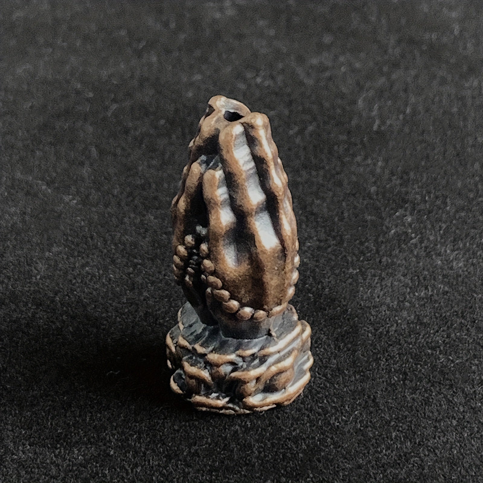 1PC Red Copper Guanyin Buddha Hand Palm Together Alloy Incense Holder Incense Seat, Home Decor, Meditation Relax Yoga Room, Office Home Study Deodorant Incense Burner, Room Decor, Suitable For Camping, Garden, Patio, Classic Candlelight Dinner Props