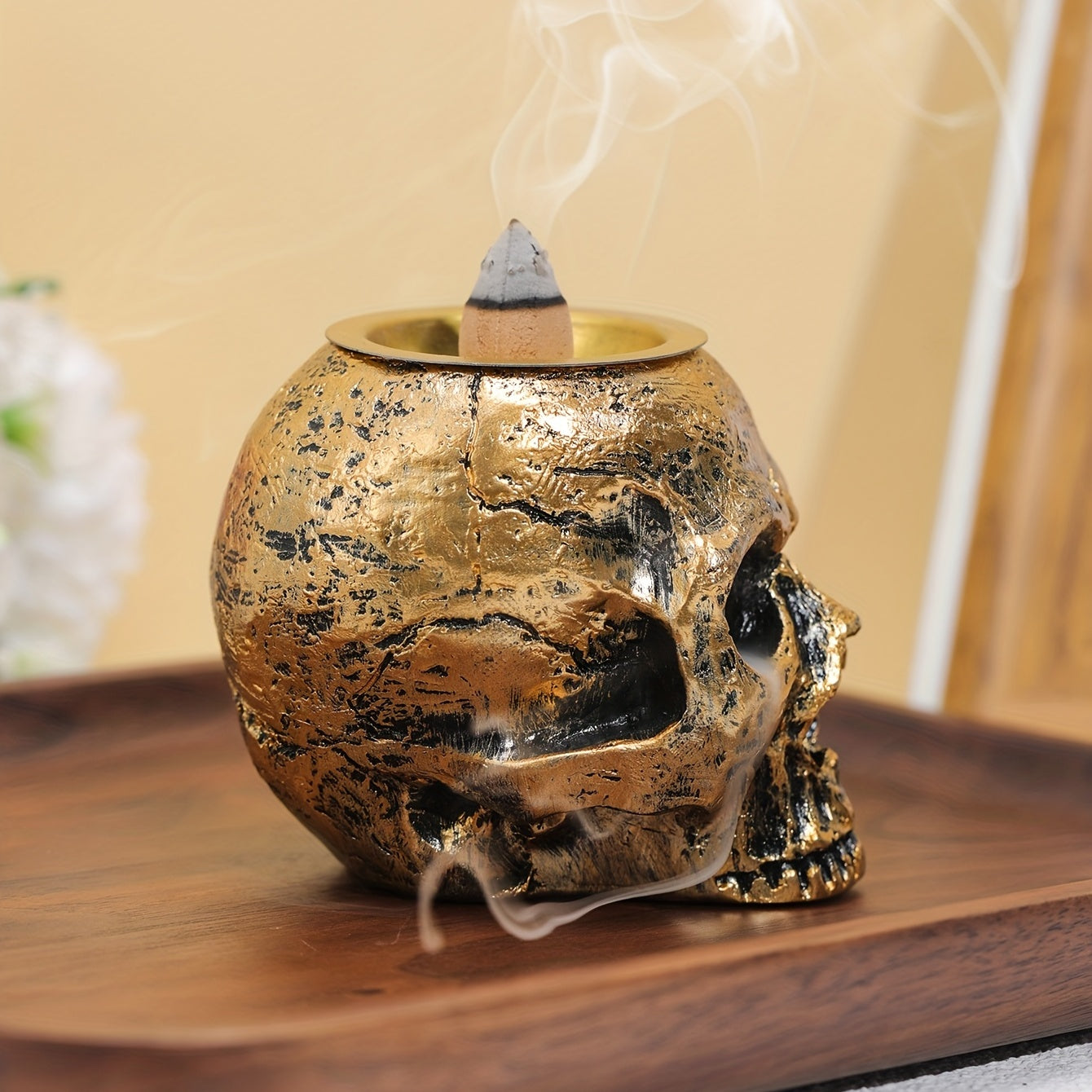 1pc Unique Skull-Shaped Resin Incense Burner - Elegant Gothic Home Decor with Smoke Swirling Effect, Perfect for Creating a Spooky Ambiance, Incense Holde