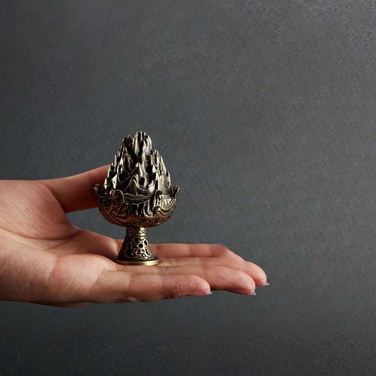 Vintage-Style Mini Boshan Incense Burner - Elegant Copper Alloy with Intricate Dragon & Flame Design, Aromatherapy Home Decor, Perfect for Tea Ceremonies, Gifts, and Traditional Cultural Practices, Incense Holder