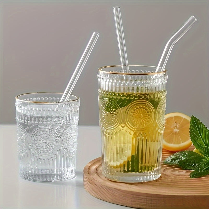 One set of 6 straws + 1 brush. High borosilicate transparent glass straws, heat-resistant, washable and reusable juice straws