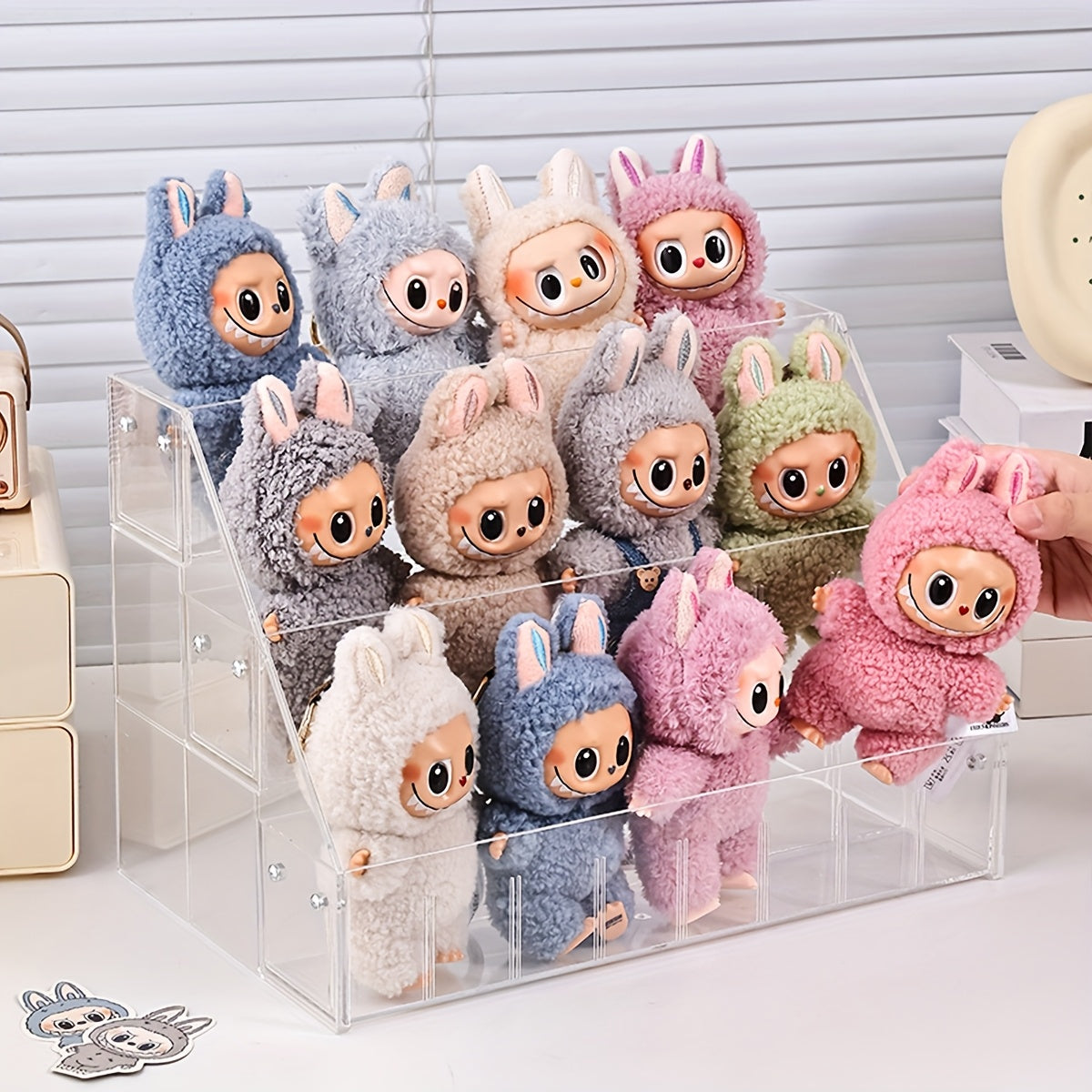 1pc LABUBU Transparent Display Stand (Dolls Not Included), Plush Toy Storage Box, 3-Tiered Staircase Organizer for LABUBU, Durable Multi-Layer Design, Perfect for Doll Collection and Display
