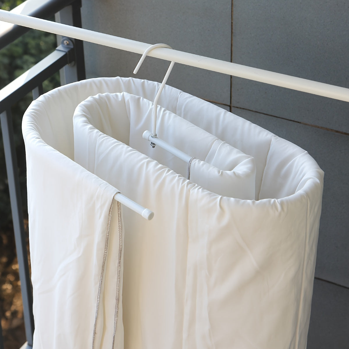 [Rotating Metal Drying Rack] 360-Degree Rotating Spiral Home Drying Rack - Metal Hanger for Quilts and Bed Sheets - Easy Installation, Bedroom Organizers And Storage