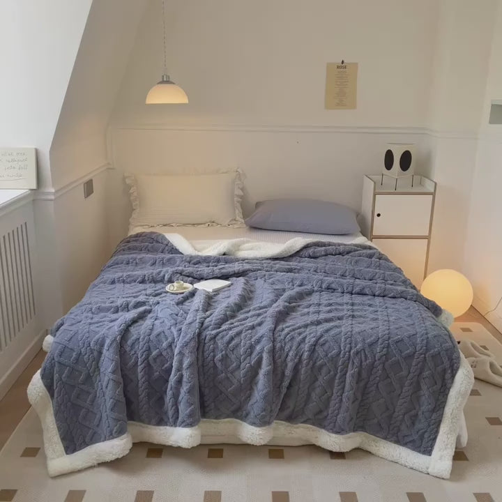 1pc Double-Sided Fleece Bed Blanket, Autumn And Winter Thickened Sofa Blanket, Air Conditioning Blanket, Suitable For All Seasons, Christmas present